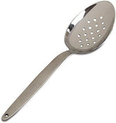 BNAZIND Chef Kunz perforated spoon demonstrates precise saucing for plated dishes.