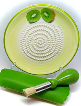 BonCera ceramic grater plate with sharp center ridges for fast garlic shredding.