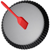 Datanya tart pan with removable bottom enables easy release and clean presentation.