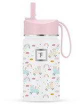 IRON FLASK Kids bottle with straw lid keeps drinks cold and prevents spills during active days.