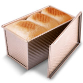 KITESSENSU Pullman loaf pan with lid showing neat loaf ready to slice