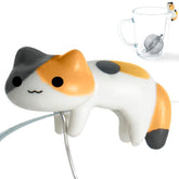 Lesnorry Calico Cat Tea Infuser in cup with secure placement