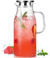 Luna Manta glass pitcher with lid and spout for clean, controlled pouring.