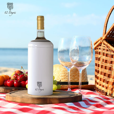Gift-ready 12 Degrés wine chiller set suits celebrations and entertaining