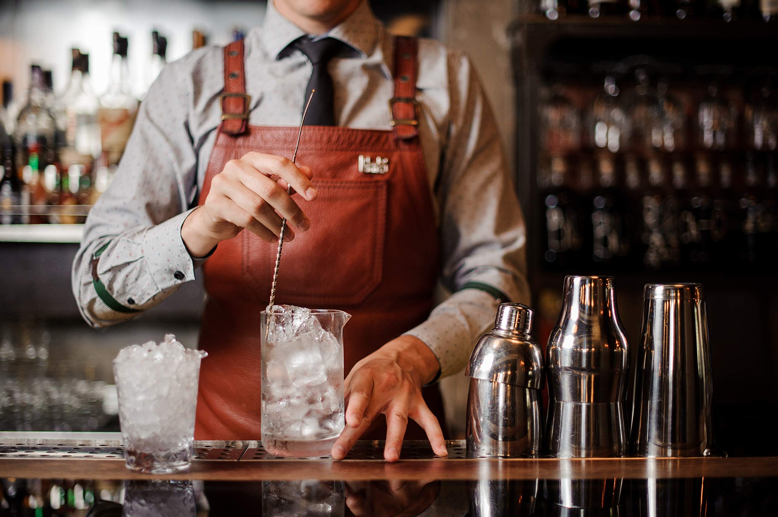 2FY2SW heavy-base mixing glass provides stable stirring for craft cocktails.