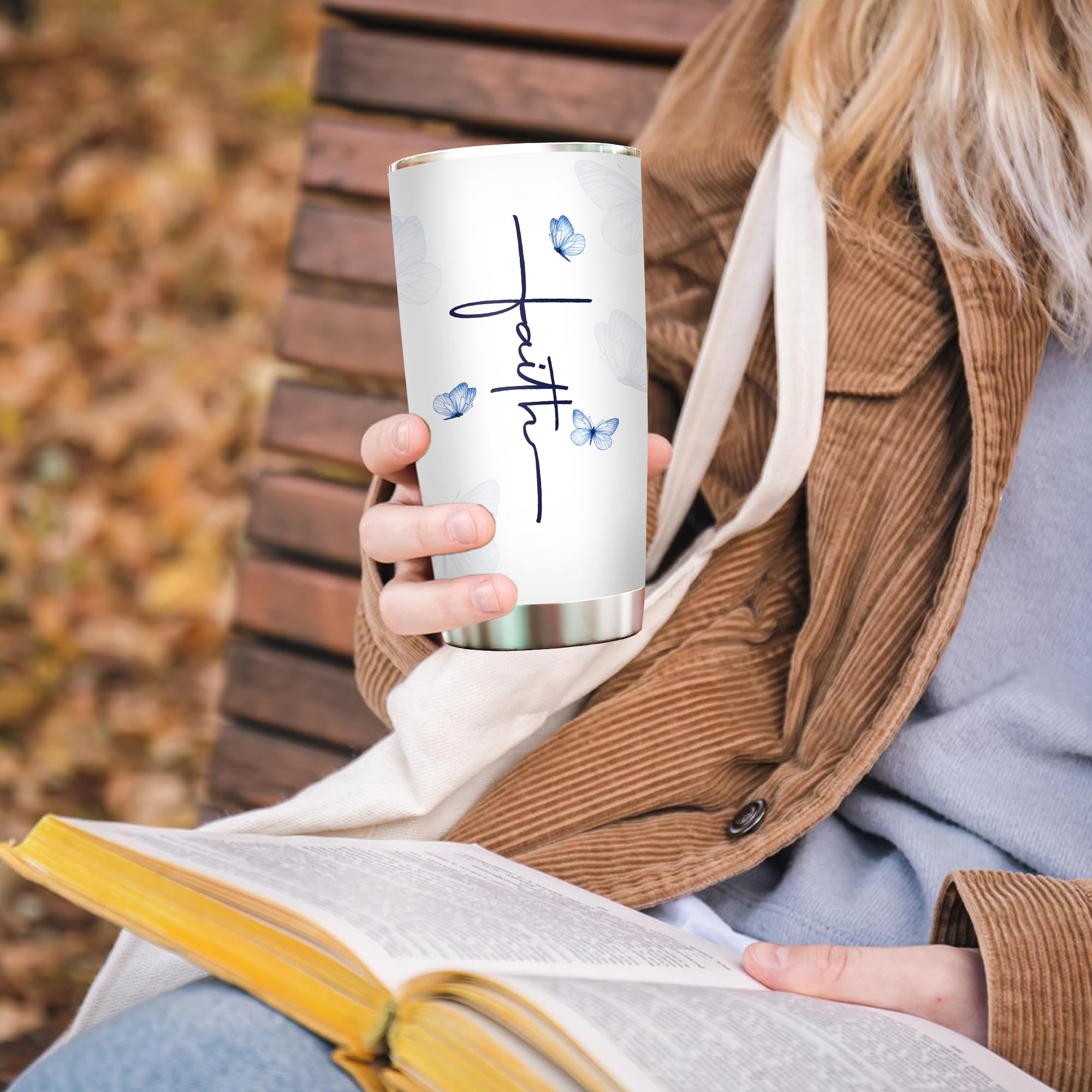 2IMT tumbler spill-resistant lid for mess-free transport.