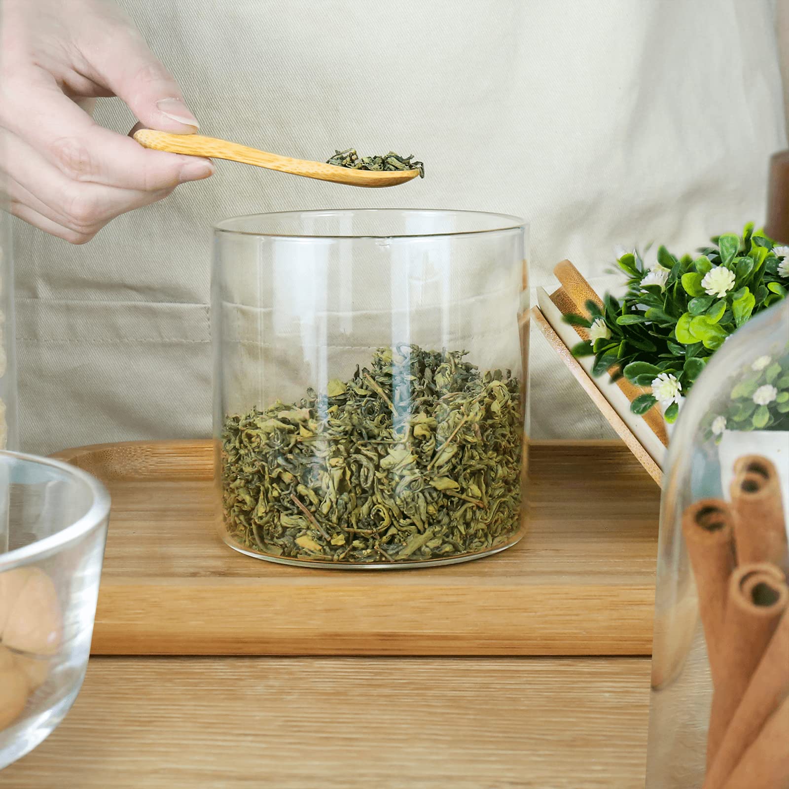 77L glass jar stores biscuits or snacks in a tidy kitchen