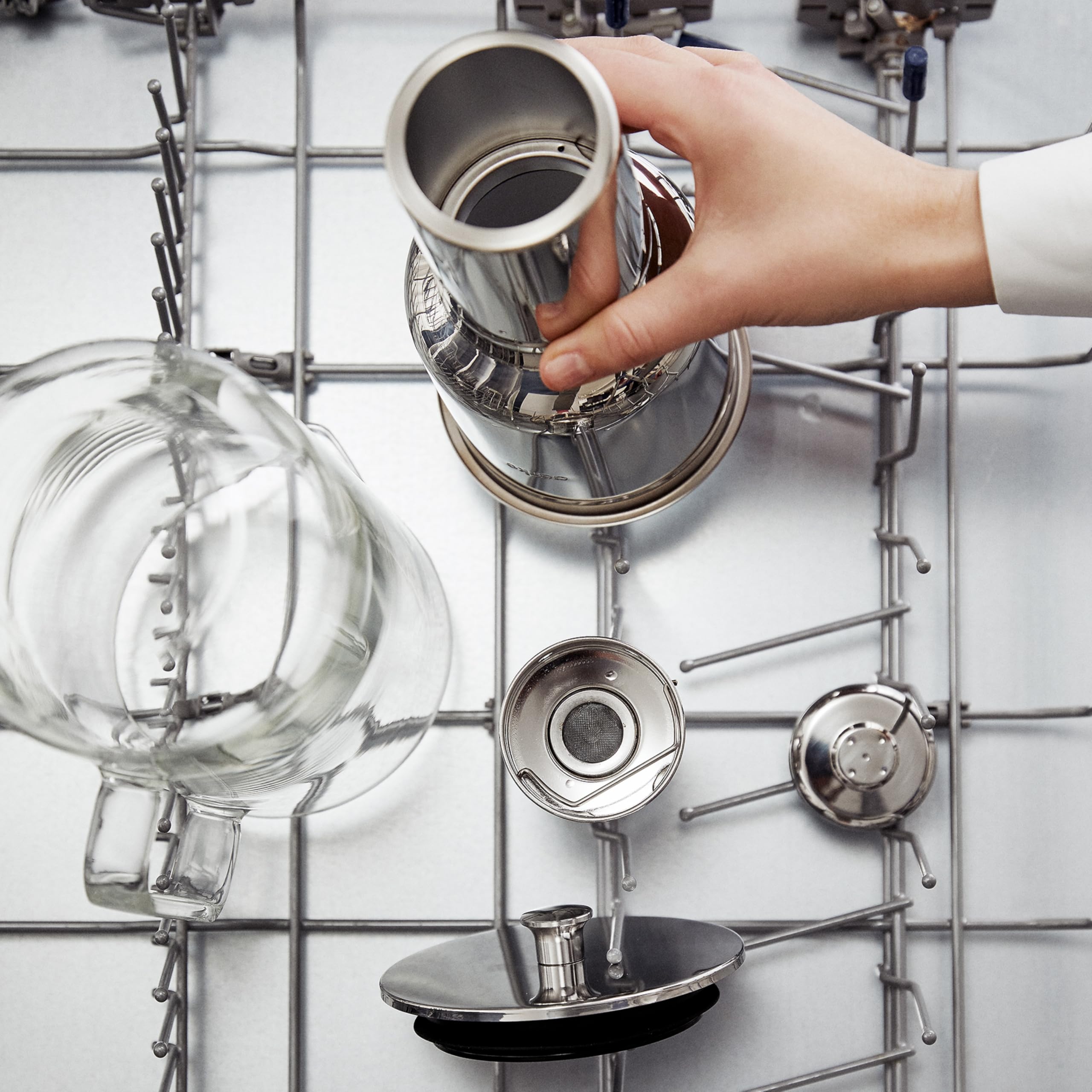 Aarke dishwasher-safe components simplify cleanup after filtration sessions.