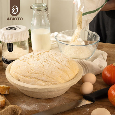 ABIOTO 1.5lb capacity basket handles standard sourdough sizes with ease.