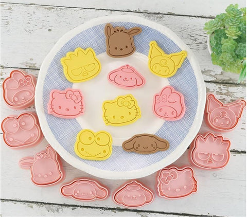 Achidane Kitty cookie cutters stored in a clear box for easy kitchen organization.
