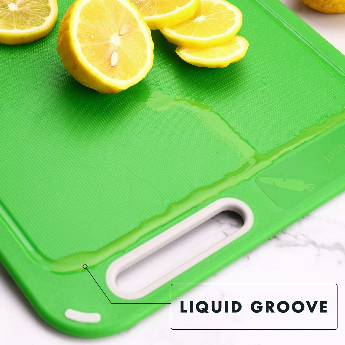 Aichoof cutting board with mesh design protects knives.