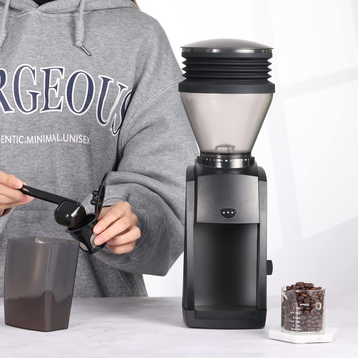 Compact packaging and easy installation for AIEVE single-dose hopper bellow.