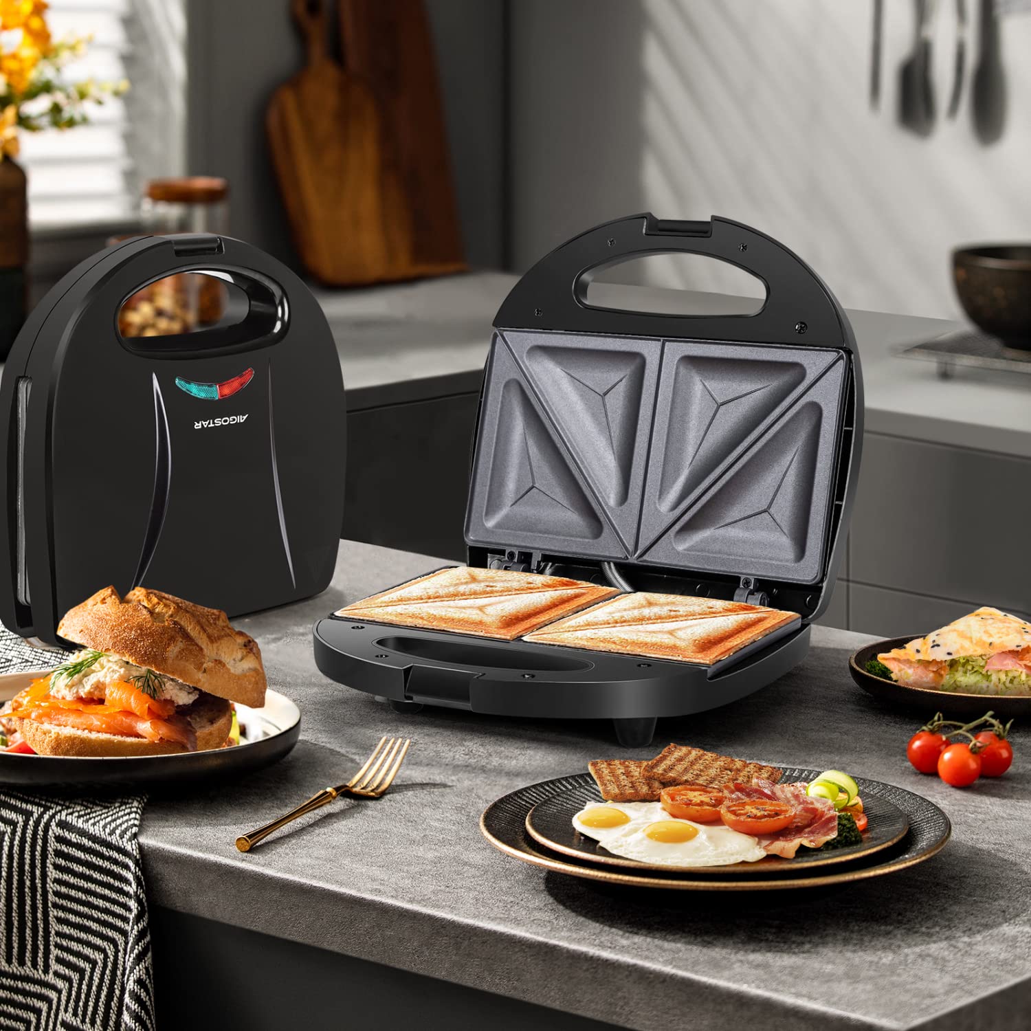 Aigostar safety lock and cool-touch handle for safe use.