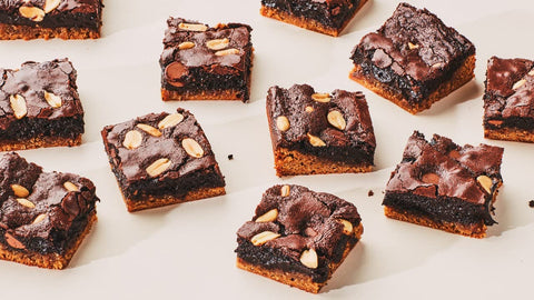Ailelan brownie pan showing easy-clean surface and simple maintenance