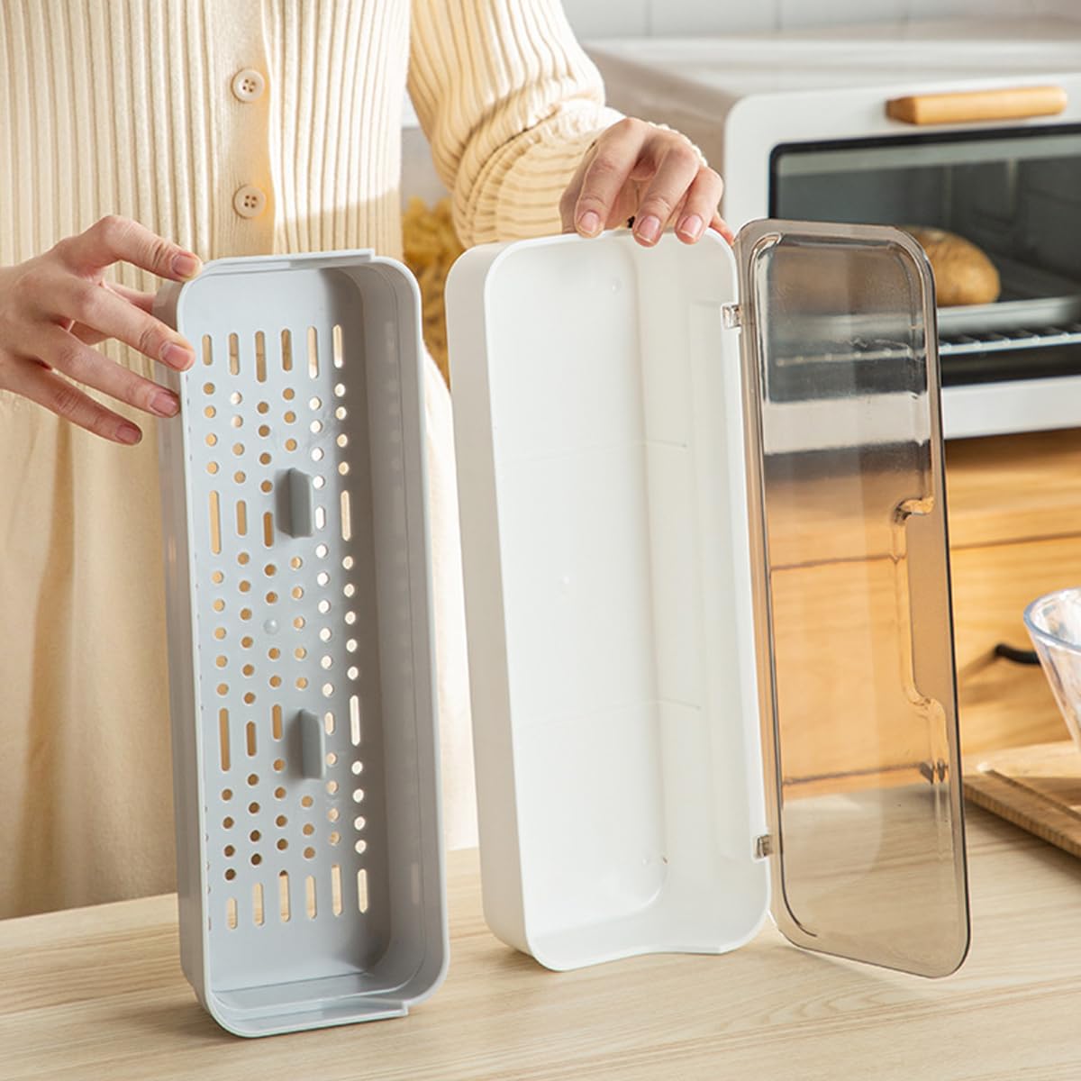 AIYoo durable plastic flatware tray for everyday kitchen use
