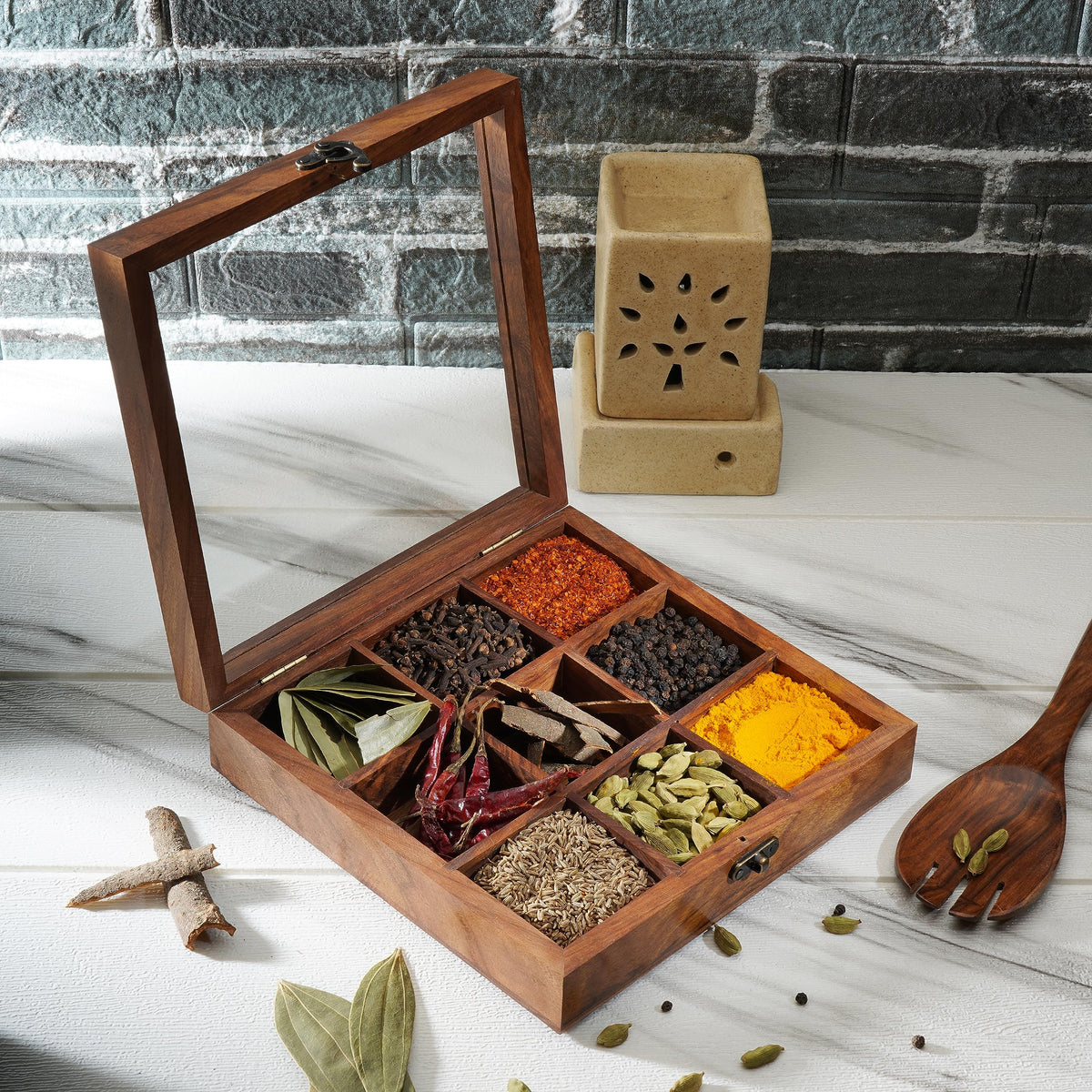 Ajuny spice box with glass lid showcases spices for quick selection on the counter