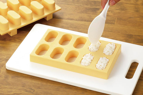 Akebono Sangyo CH-2011 sushi mold side view highlights slim profile for simple storage