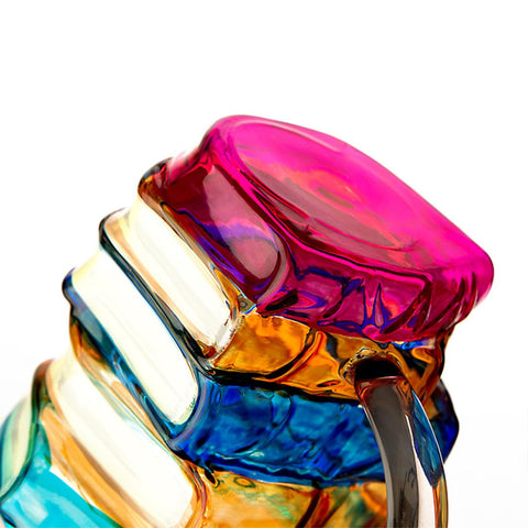 AKLOZYX Clear glass mug emphasizes beverage color and clarity with a floating effect.