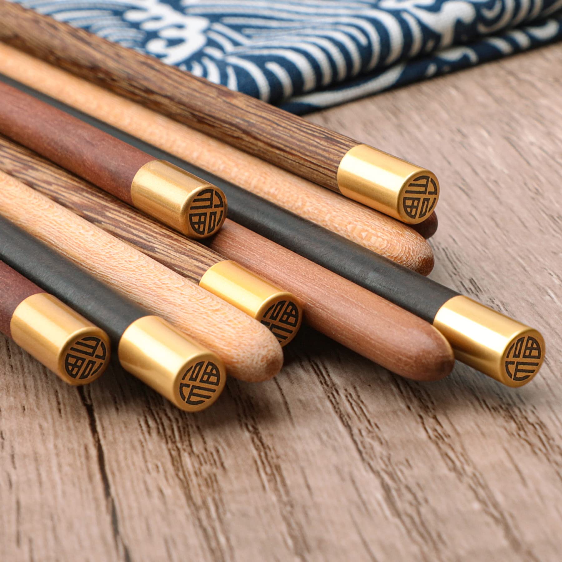 AKONEGE 25 cm chopsticks provide precise grip during meals