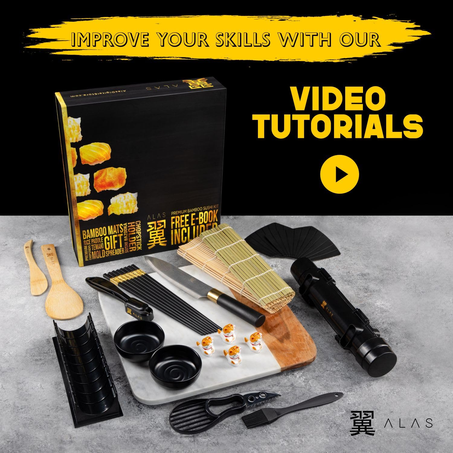 Alas dipping plate keeps sauces close for dipping and flavor balance.