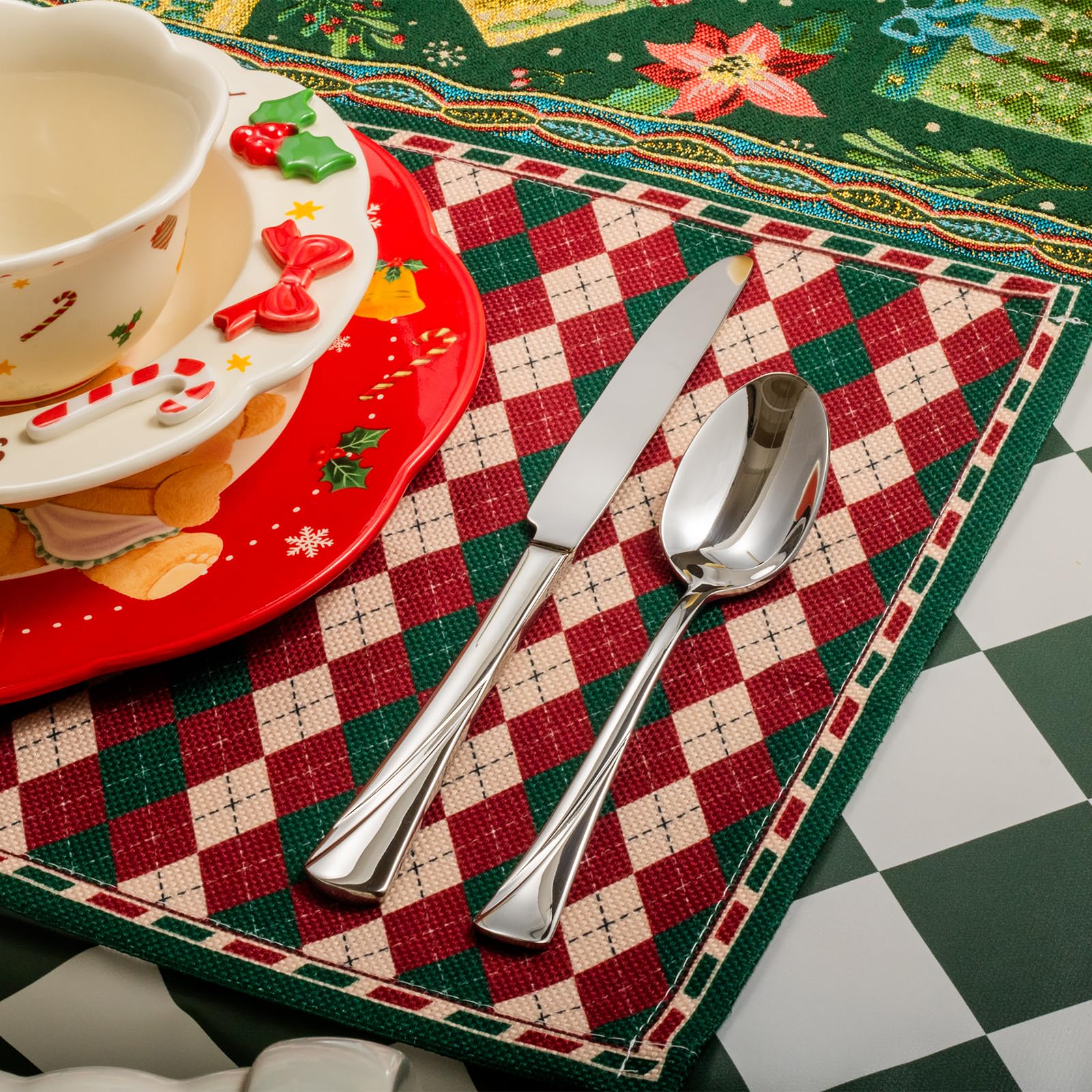 Alata Alice dinner fork in mirror polish complements contemporary table settings