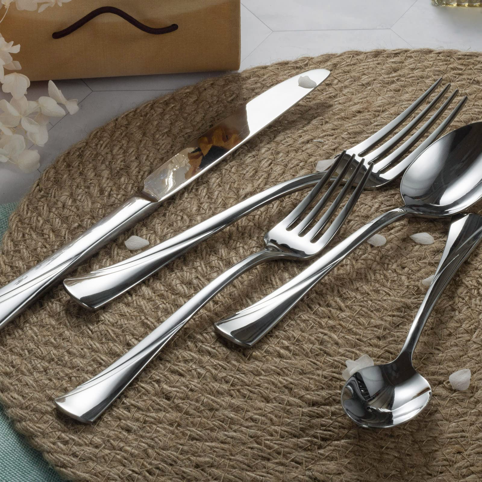 Alata Alice teaspoon in satin matte brings subtle elegance to tea time