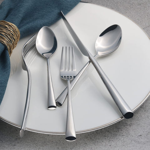 Alata Bailey dinner knife close-up, polished finish adds refined touch to meals.