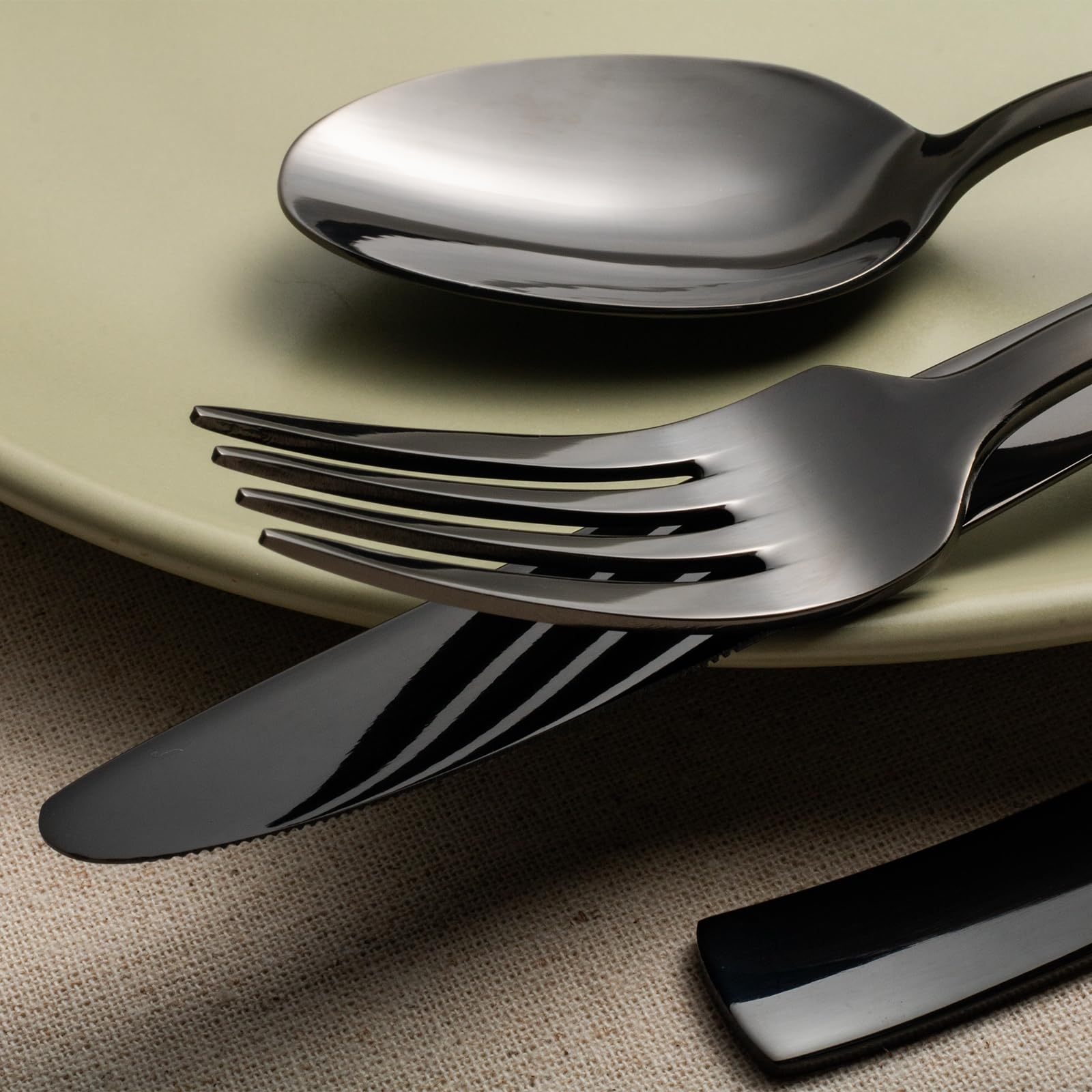Alata Kate Black Mirror dishwasher-safe label indicating easy cleanup.