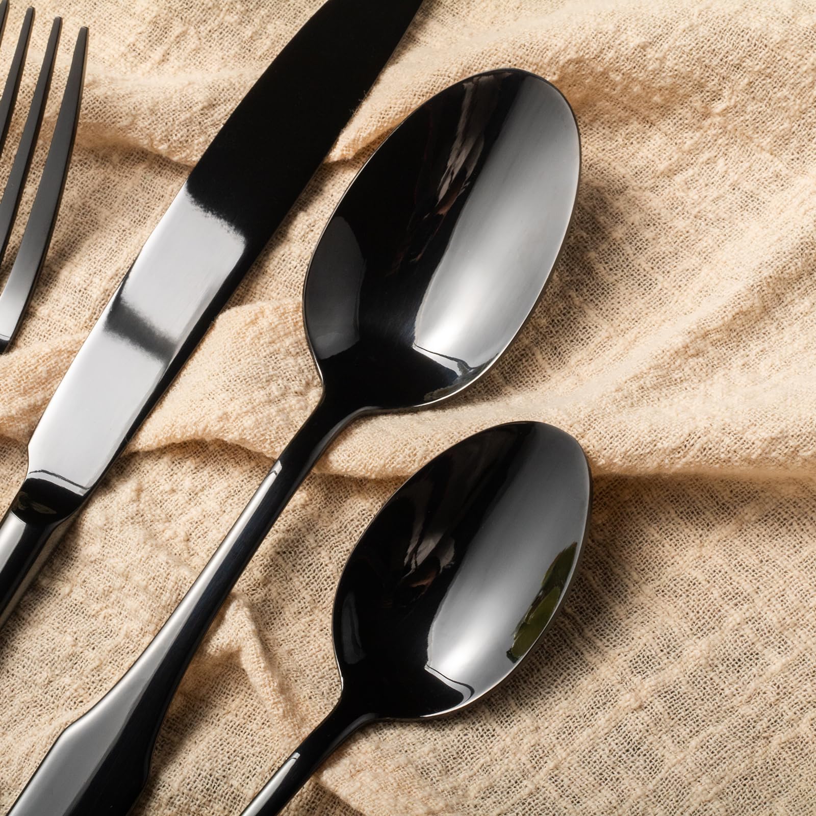 Alata Kate Black Mirror stainless steel close-up highlights sturdy construction.