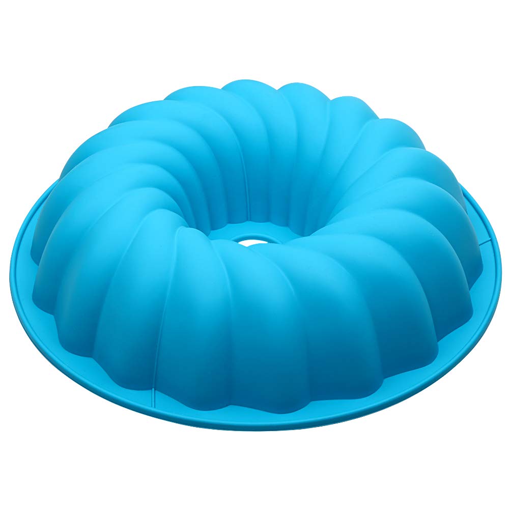 Alimat PluS silicone 6-cup round fluted cake pan releases cleanly for easy baking