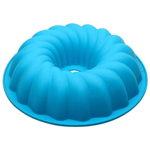 Alimat PluS silicone 6-cup round fluted cake pan releases cleanly for easy baking
