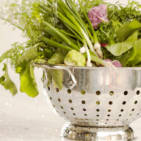 All-Clad colander features rolled edges for controlled, drip-free pouring.