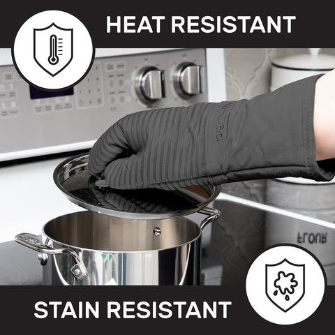 All-Clad silicone oven mitts with soft lining for comfortable wear.