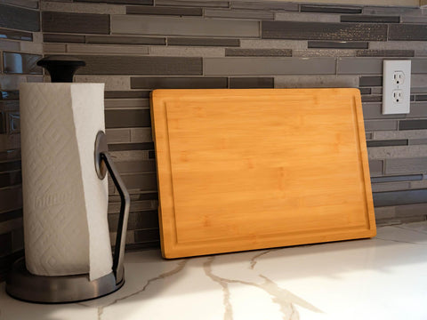 Allsum bamboo board is easy to clean and maintain.