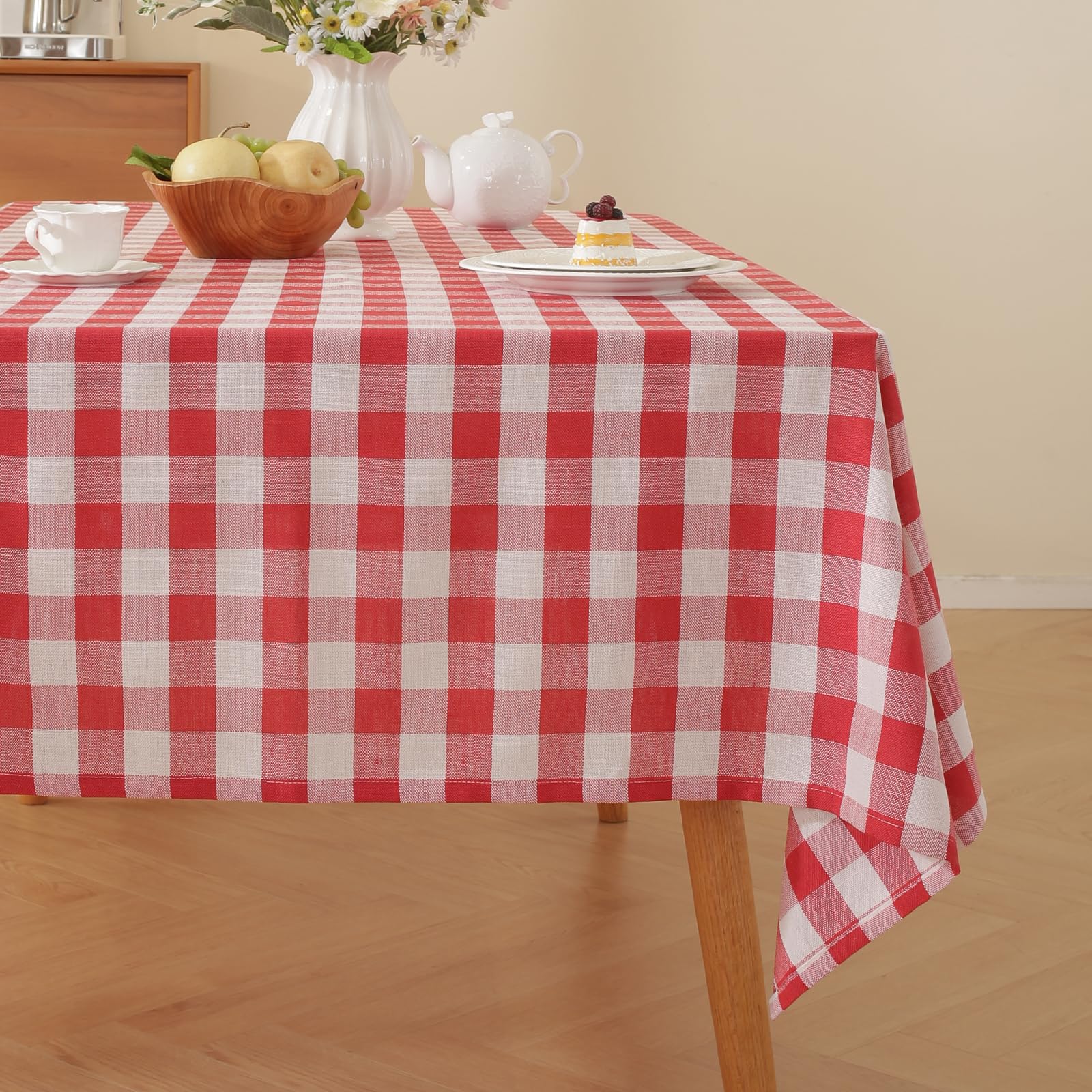 Alsoo Gingham rectangle tablecloth 60x75 protects surfaces with stylish plaid.