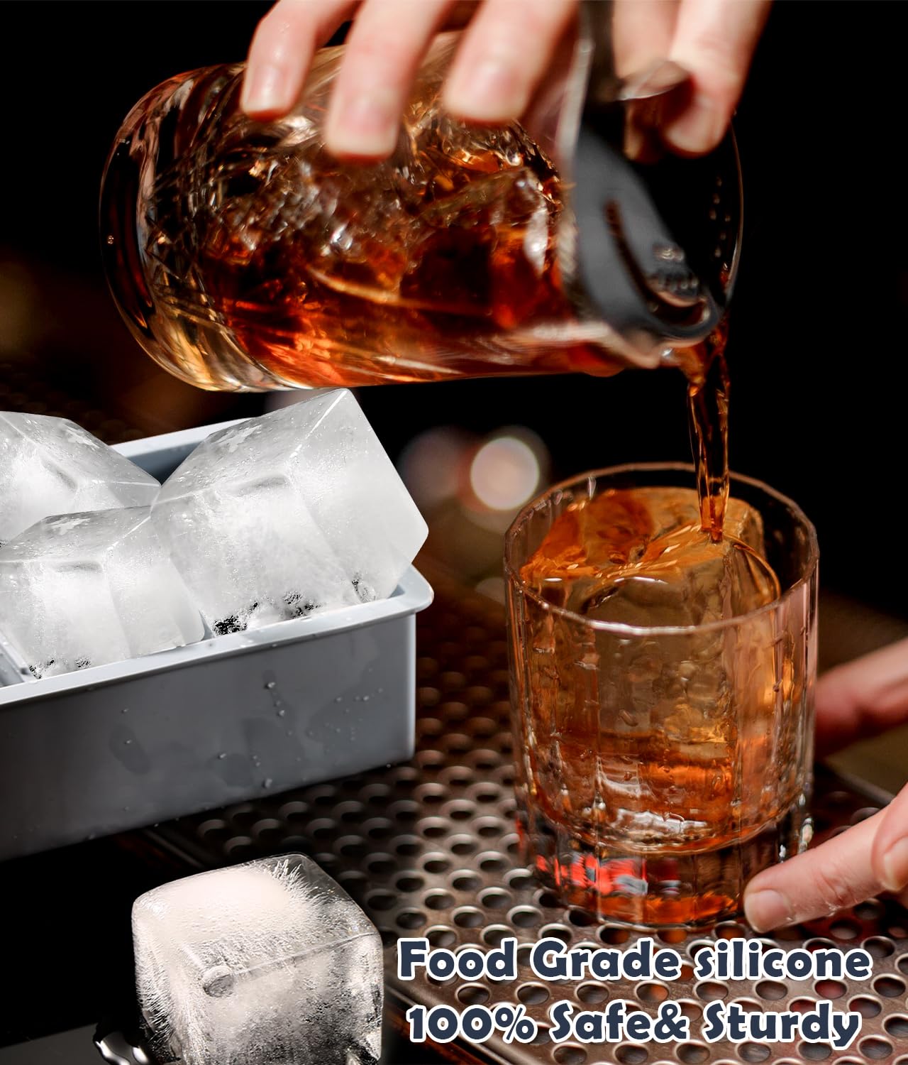 AMFOCUS large cube slows dilution for longer-lasting cold drinks.