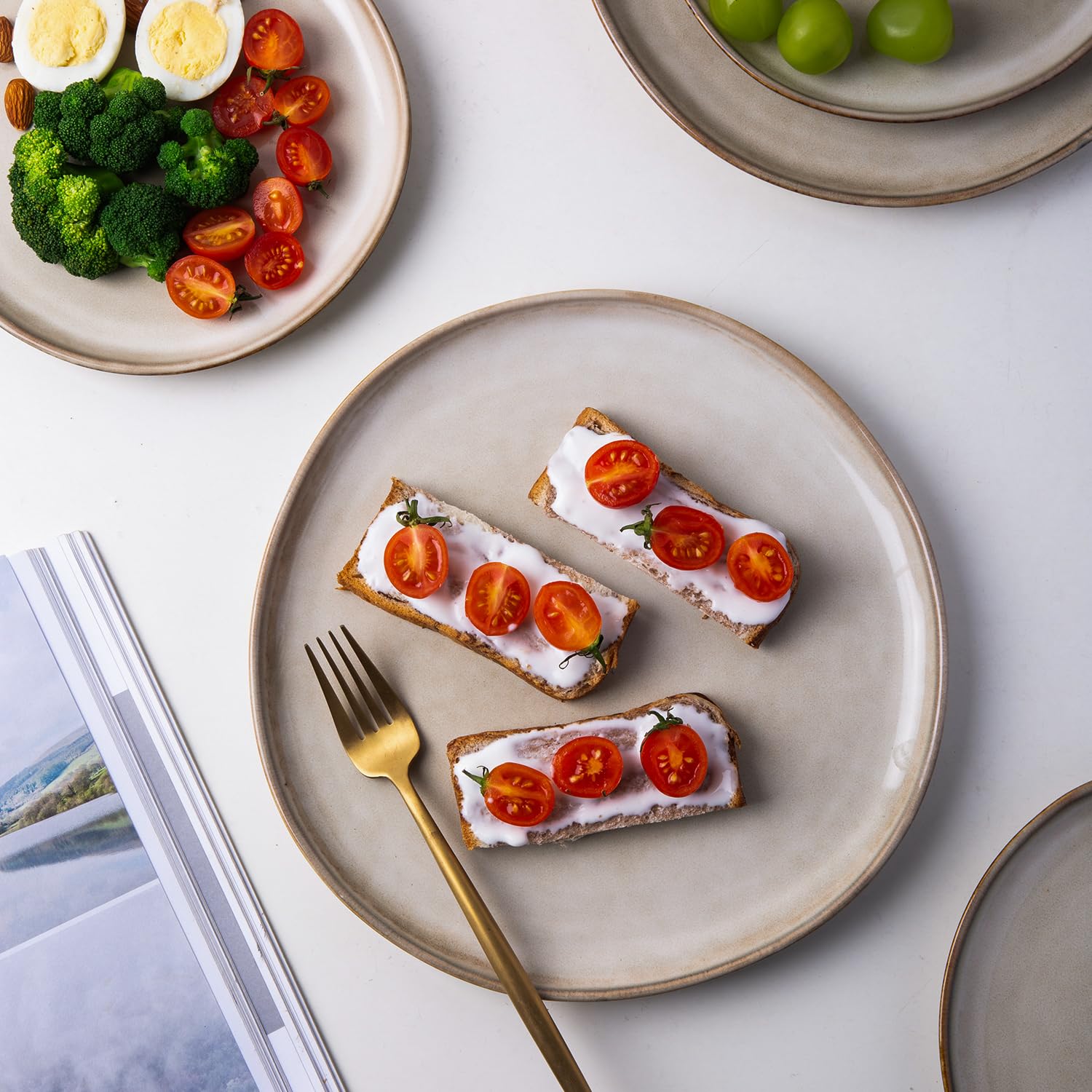 AmorArc glaze close-up reveals a durable, knife-scratch resistant surface.