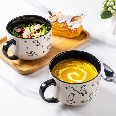 AmorArc microwave-safe mug with vented lid prevents splatters