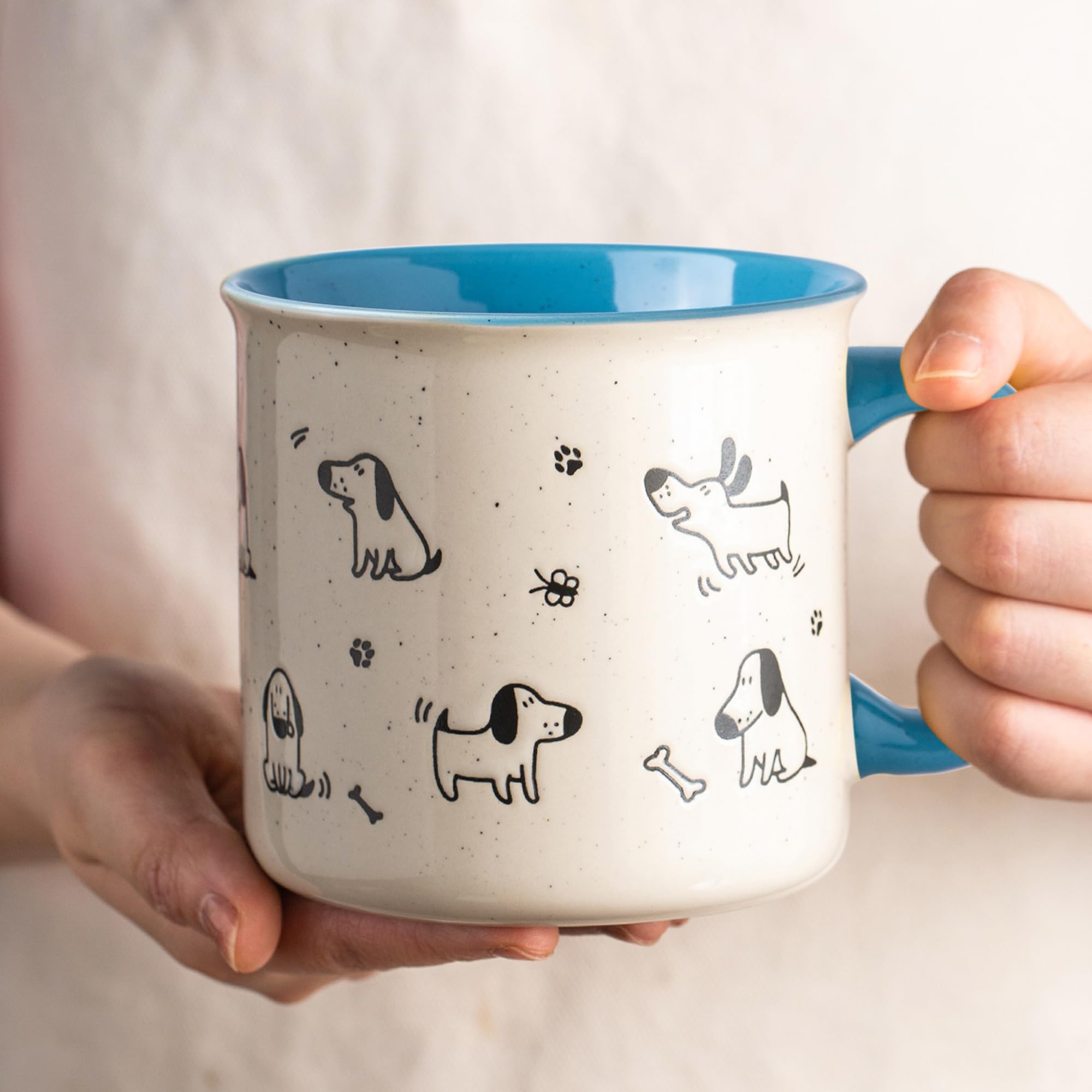 AmorArc oversized mug with large handle, comfortable grip for hot beverages.