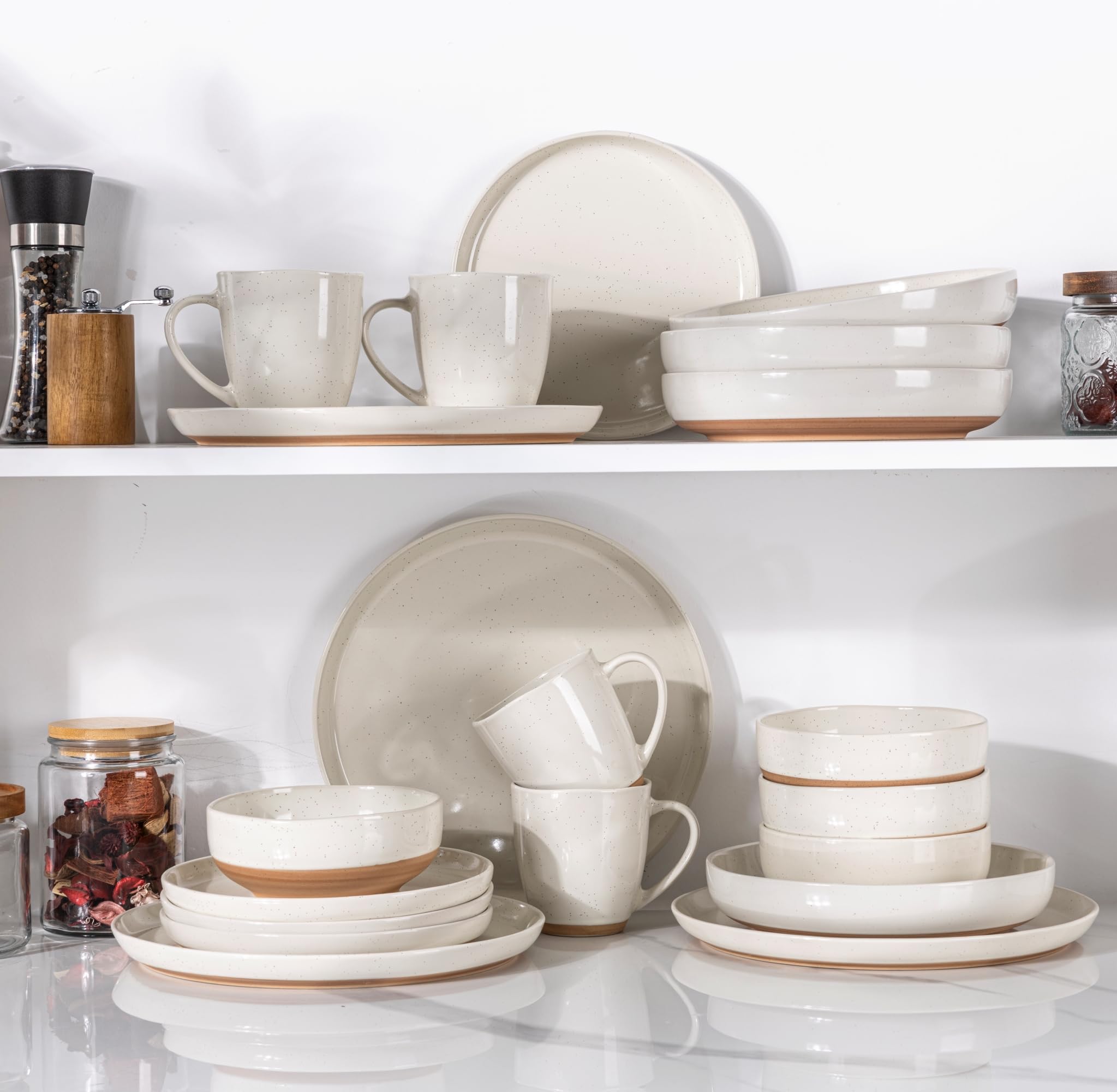 AmorArc lead-free glaze ensures safer serving for pasta, salads, and soups.