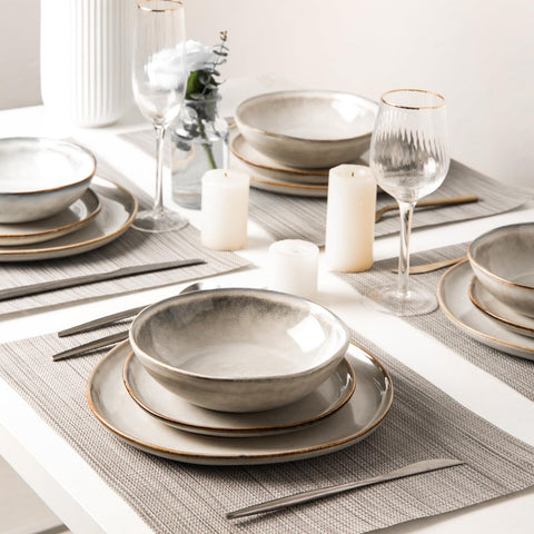 AmorArc table setting ideal for outdoor dining with the set