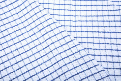 AMOUR INFINI towels wiping countertops and spills efficiently in the kitchen.