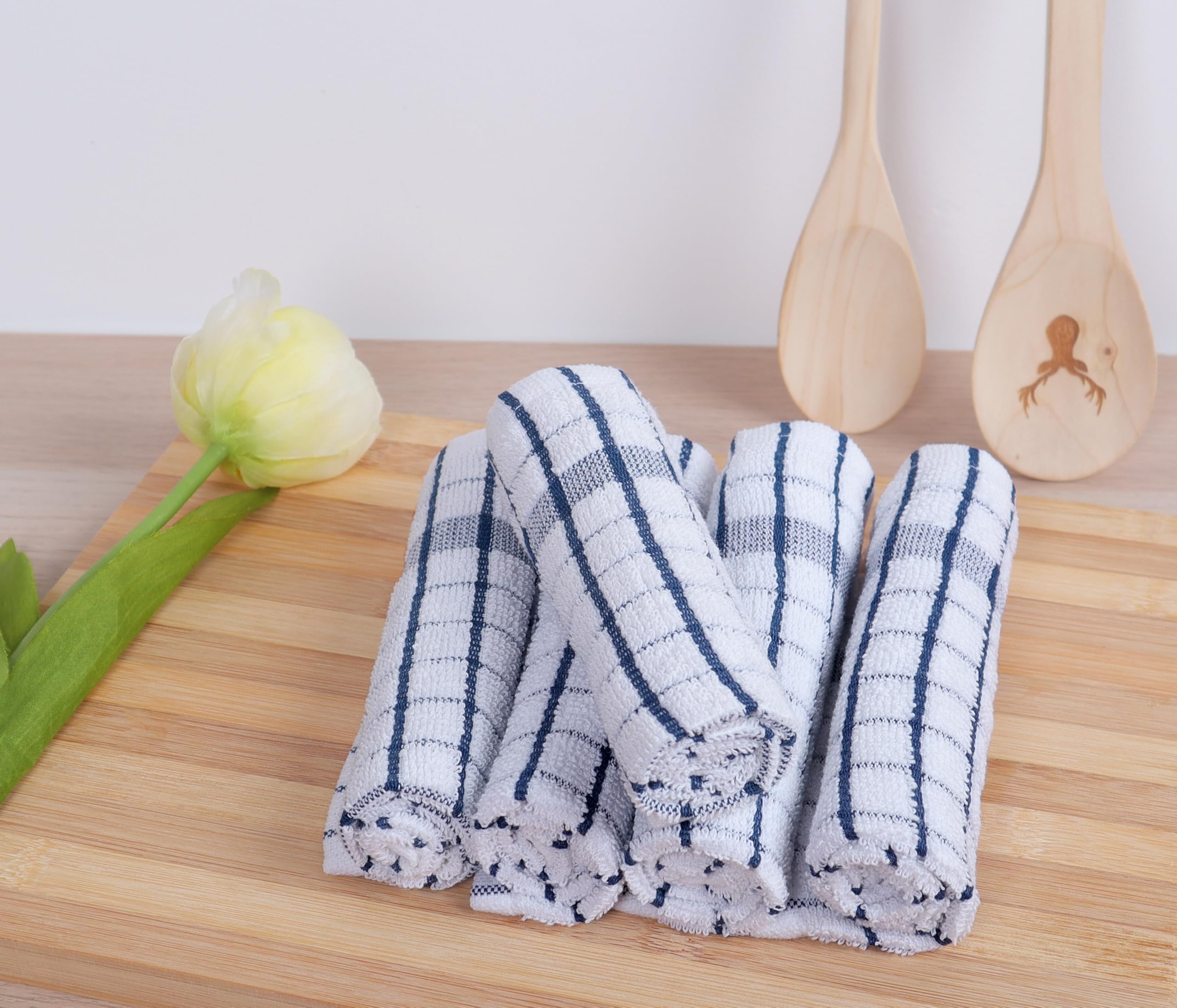 AMOUR INFINI quick-drying terry fabric reduces moisture buildup.