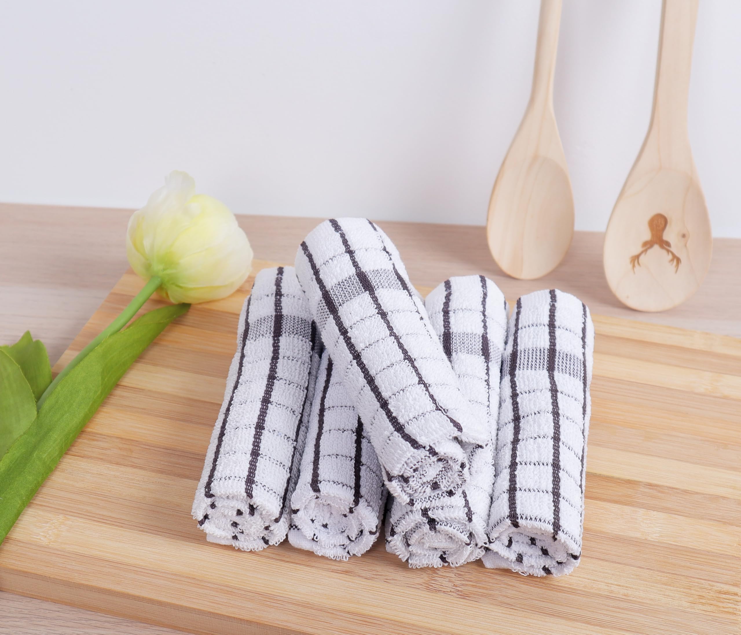 AMOUR INFINI dishcloths 8-pack perfect for daily cleaning.