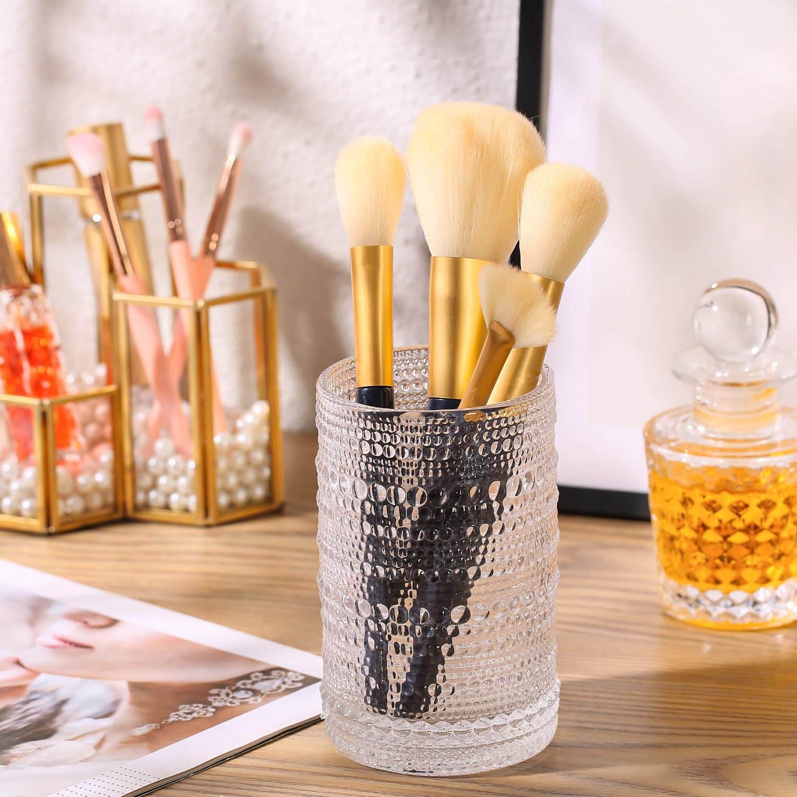 Amzcku retro-modern embossed design adds stylish flair to any table.