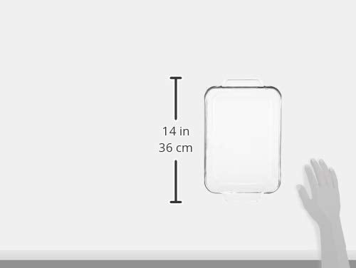 Oversized easy-grip handles on Anchor Hocking Oven Basics for confident lifting.