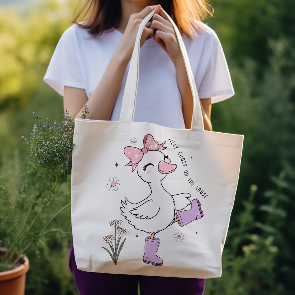 Anellyee tote packed with lunch, groceries, or beach items
