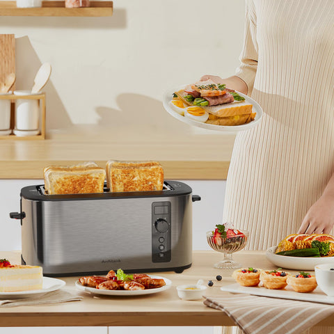 Anfilank toaster with cord storage to keep counters neat.