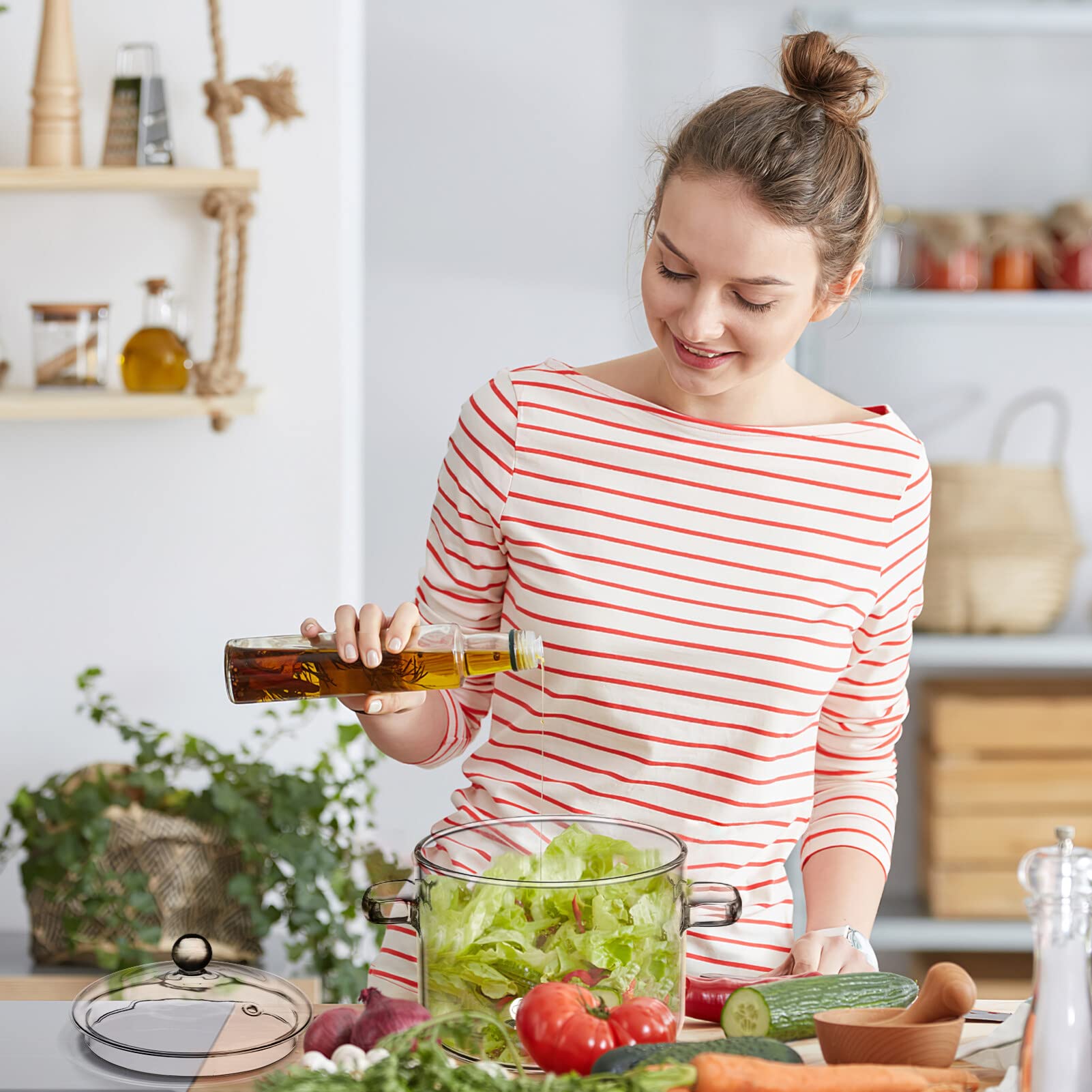 Angoily simmer pot ideal for soups sauces and noodles