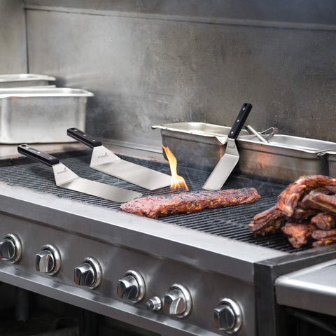 Anmarko heavy-duty spatula with ergonomic handle for comfortable use.